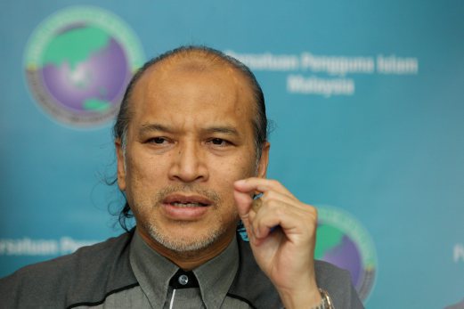 KUALA LUMPUR 28 JANUARY 2015. Ketua Aktivis Persatuan Pengguna Islam Malaysia, Datuk Nadzim Johan. NSTP/Surianie Mohd Hanif