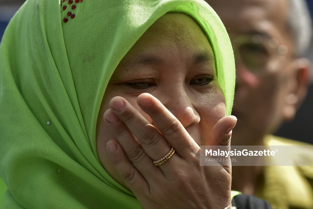 Reaksi Aktivis Persatuan Pengguna Islam Malaysia (PPIM), Dr. Mazlina Abu Bakar semasa membuat laporan polis selepas diugut di Ibu Pejabat Daerah (IPD) Polis Ampang Jaya, Ampang, Selangor. foto FAREEZ FADZIL, 07 NOVEMBER 2018